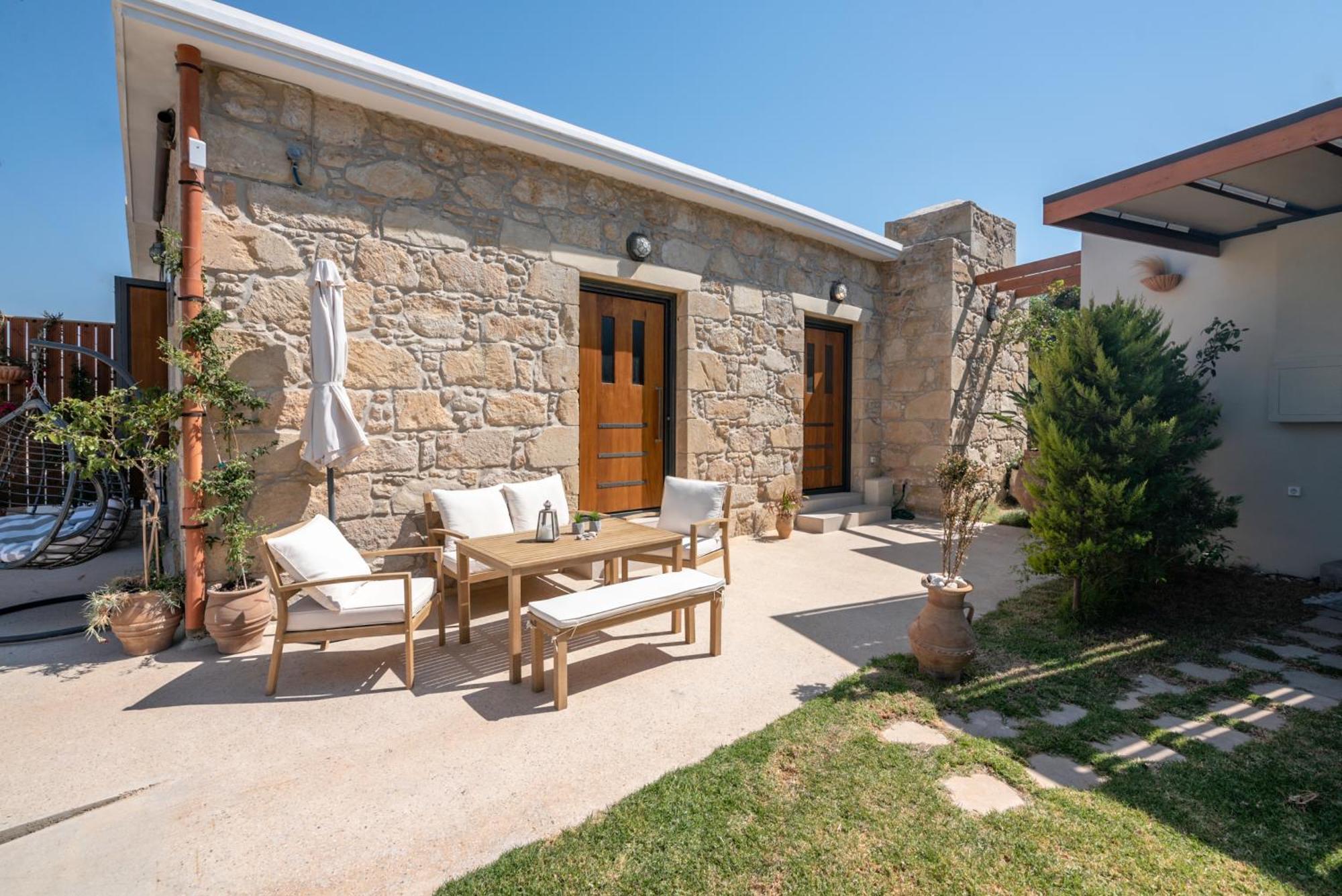 Cavos Luxury Apartments 키사모스 외부 사진
