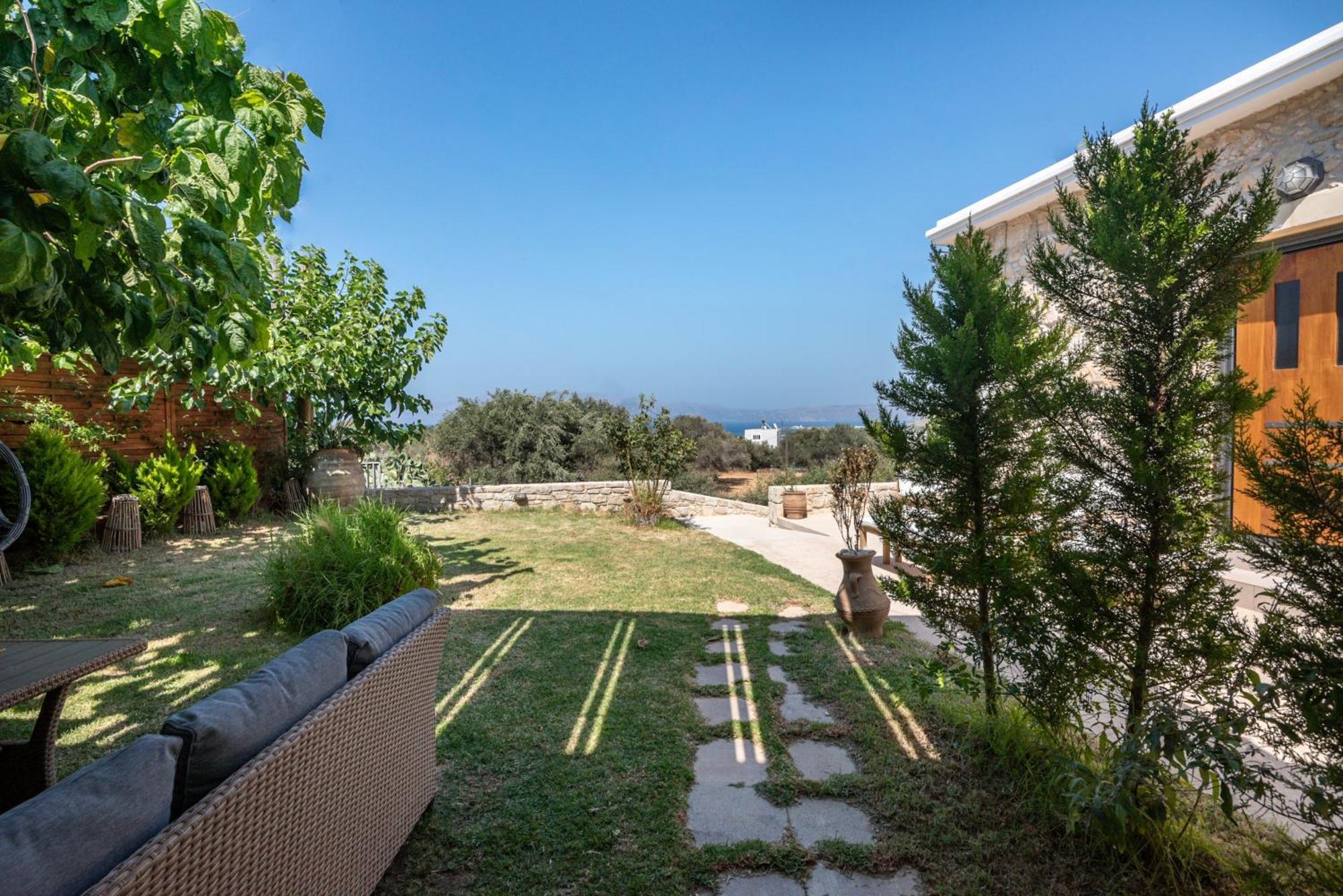 Cavos Luxury Apartments 키사모스 외부 사진